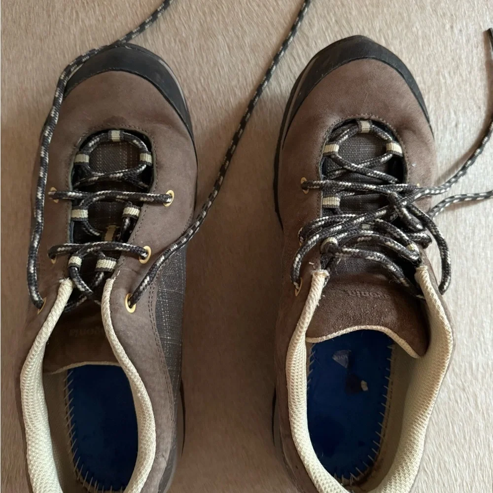 Patagonia Brown  Hiking Shoes - Picture 4 of 12